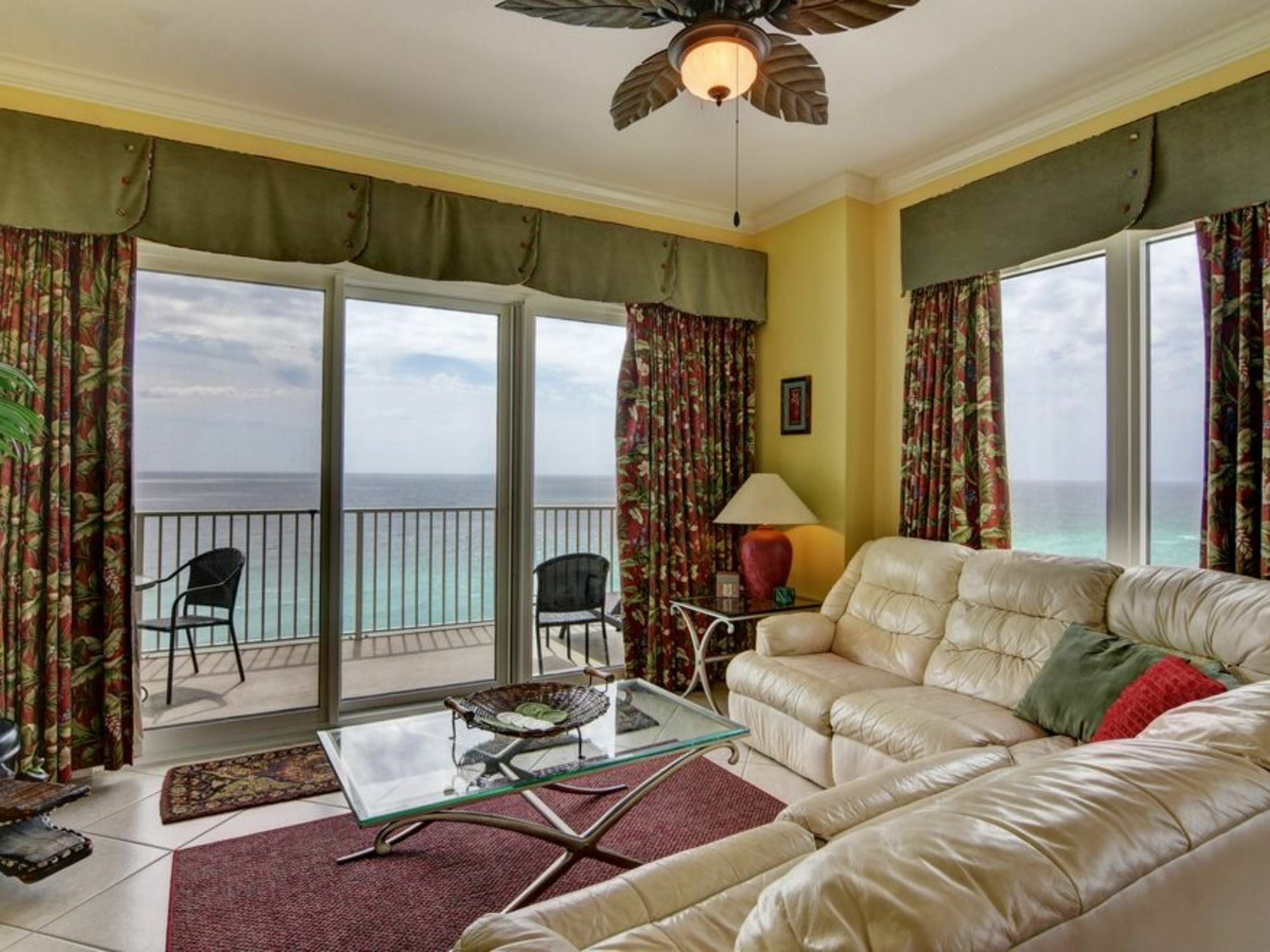 Grandview East 1505 3 Bedroom 2 Bath On The By Redawning Hotel 3*
